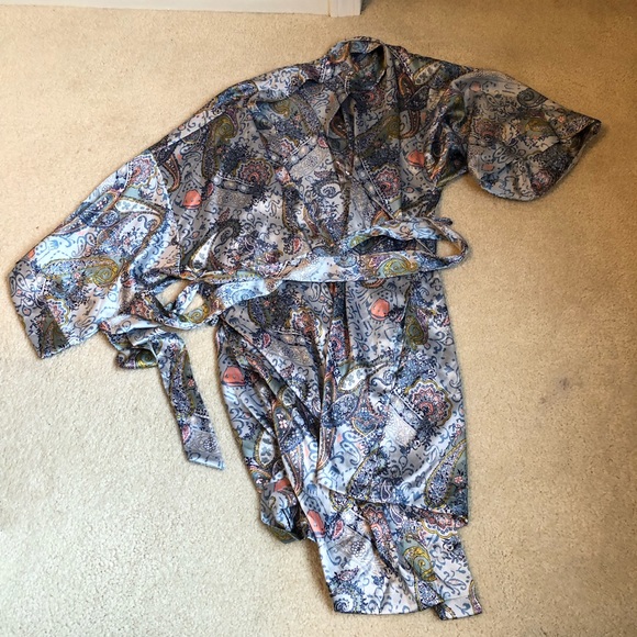 Victoria's Secret Other - Victoria’s Secret kimono robe silk